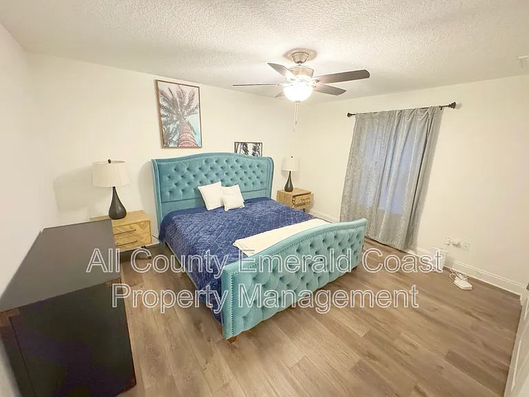 481 Kelly St — Photo 41
