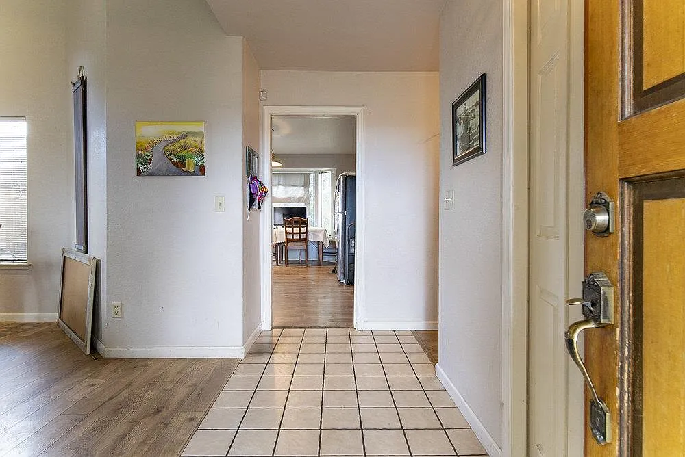 1191 Versailles Dr photo 1