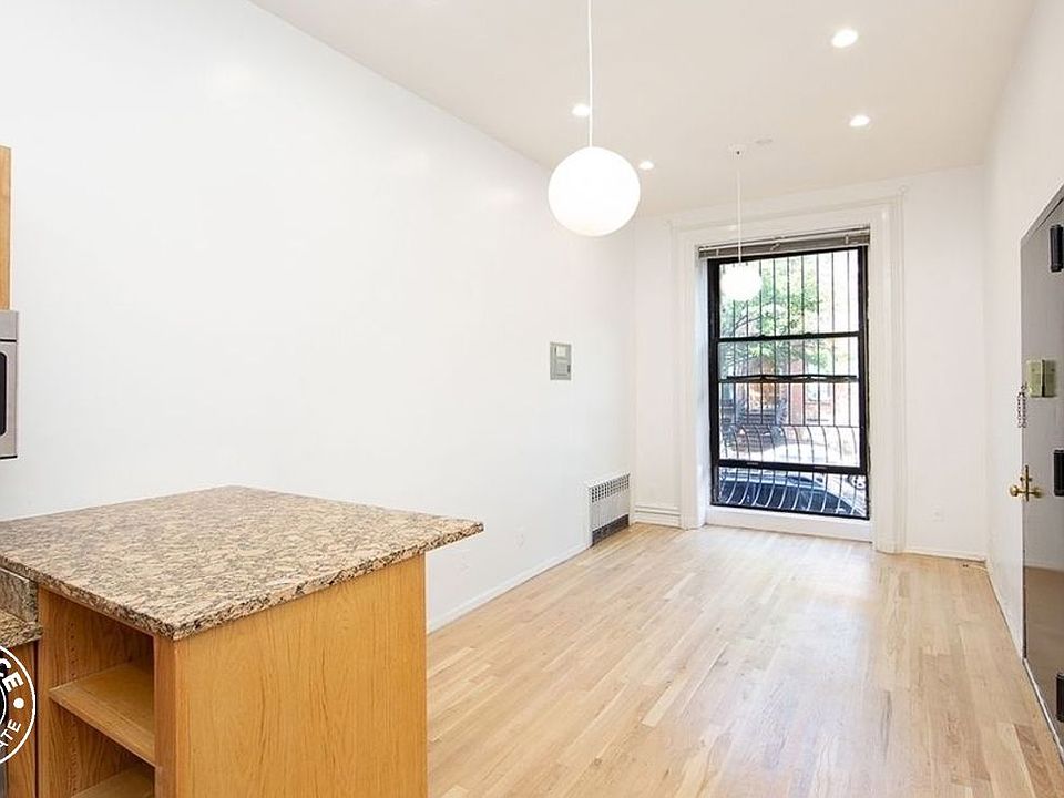 1st image of 224 Cumberland St #22