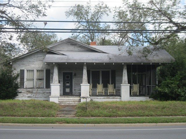 1st image of 414 E Barnard St