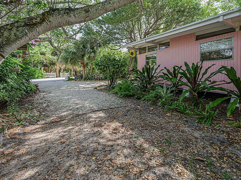 1881 E Barefoot Pl — Photo 70