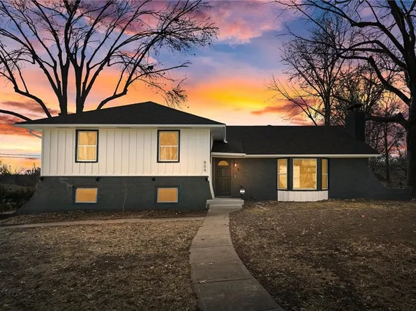 809 N Swope Dr, Independence, MO 64056