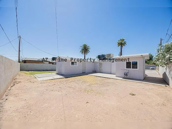 2830 E Sheridan St — Photo 17