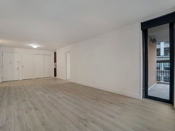 4th image of 300 Mercer St APT 4E