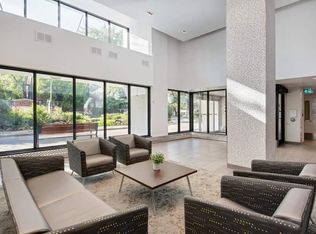 35 Walmer Rd #302, Toronto, ON M5R2X3