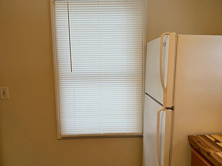 435 Brooks Ave #UP — Photo 10