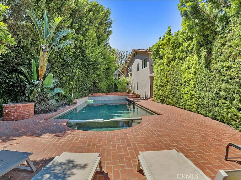 7161 Grasswood Ave — Photo 42