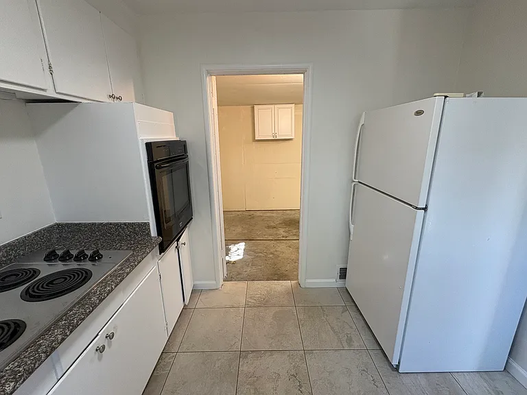 96 Lodato Ave — Photo 11