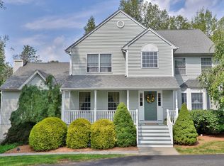 10 Chelsea Dr, Oak Ridge, NJ 07438