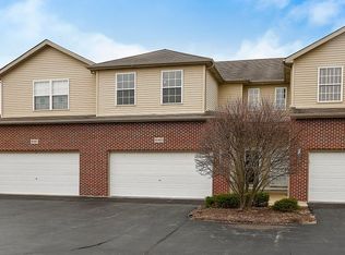 16465 W Willow Walk Dr, Lockport, IL 60441