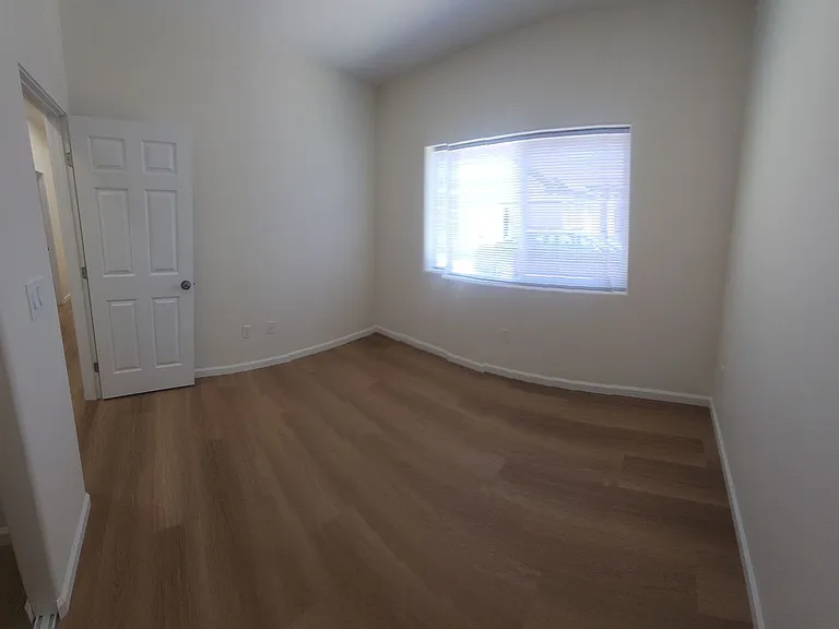 550-554 556 Foothill Blvd — Photo 79