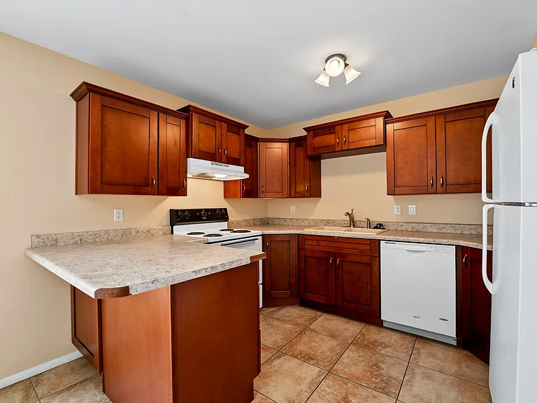 114 S Lesueur — Photo 12