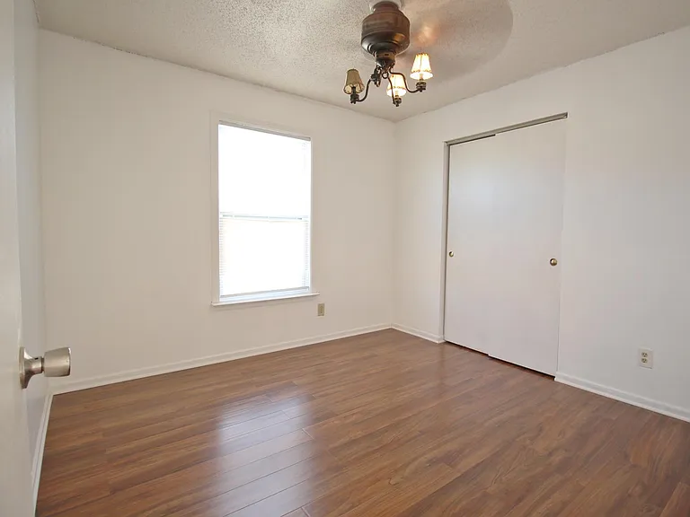 945 Shenandoah Way — Photo 22
