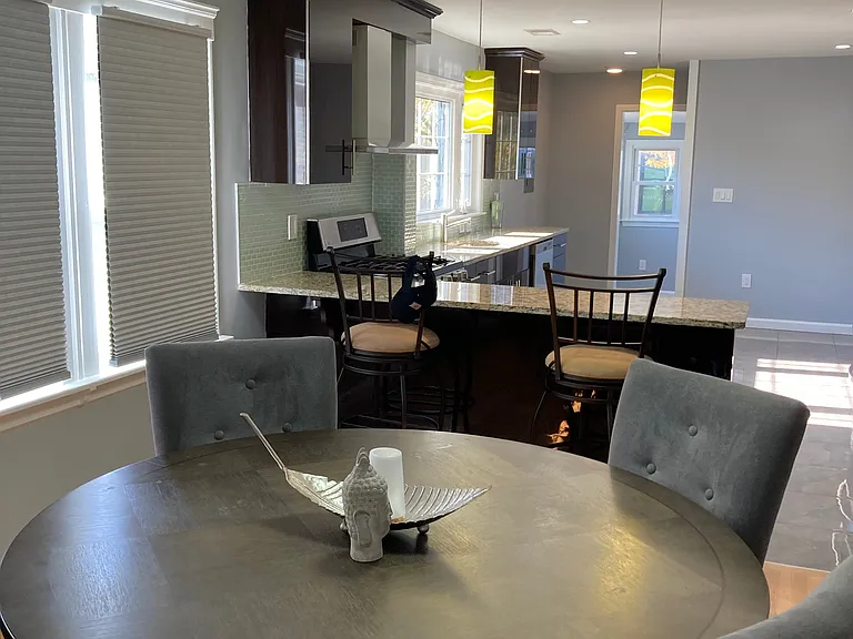 16 Aberdeen Ave #16 — Photo 23