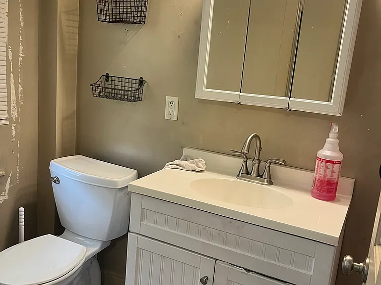 267 Rockwell St #1 — Photo 6