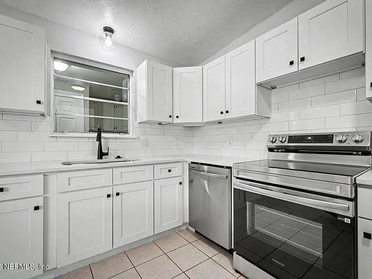 7010 Arques Rd — Photo 18