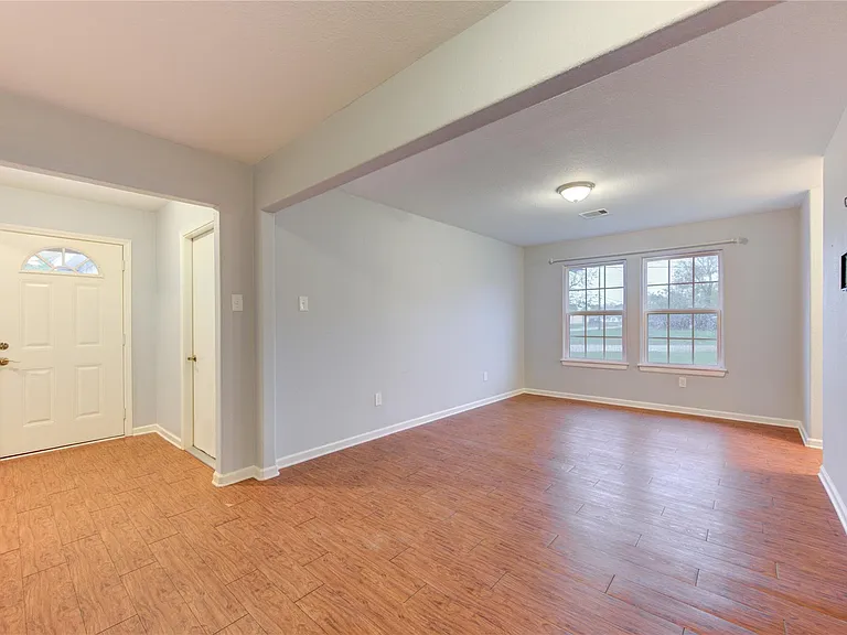 503 W Linney St — Photo 8