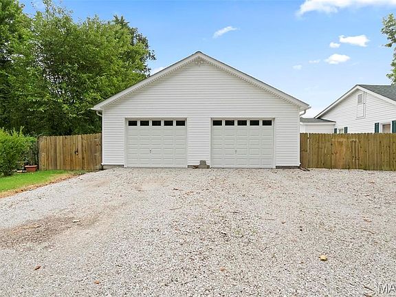 3rd image of 4220 Breckenridge Ln