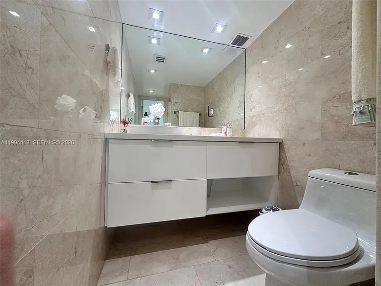 9225 Collins Ave #1111 — Photo 20