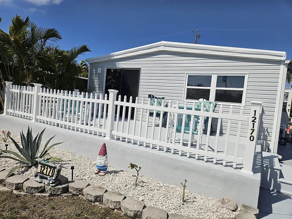 12170 Palm Dr