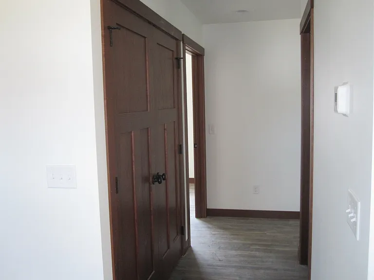 3507 Sevenoaks St — Photo 2