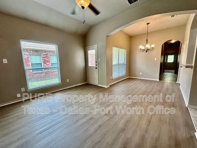 1421 Piedmont Dr — Photo 6