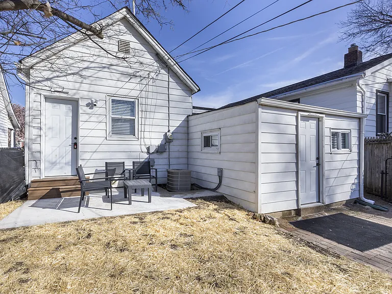 3261 Jasper Park — Photo 6