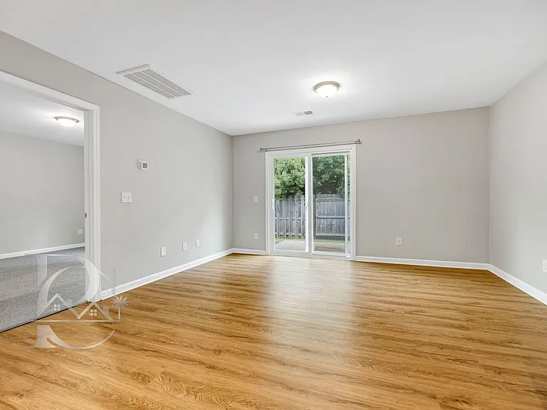 107 Nobility Dr — Photo 9