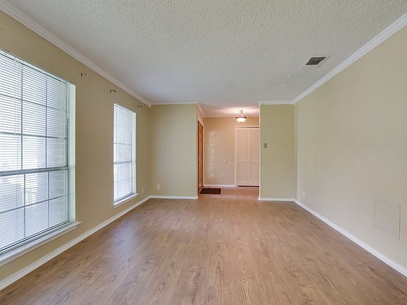 3rd image of 4603 Cobble Crest St
