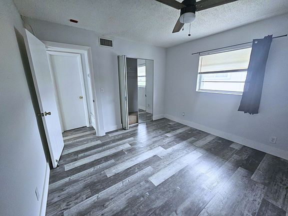 4th image of 1534 SE 15th St #13