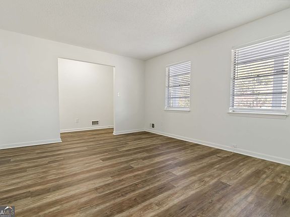 4th image of 1535 Lake Jodeco Rd