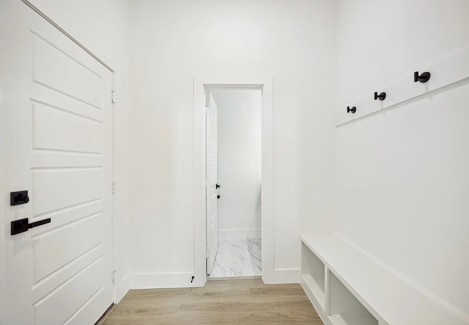 3 bed, 2.5 bath, 1840 sqft, $2,500 — Photo 3