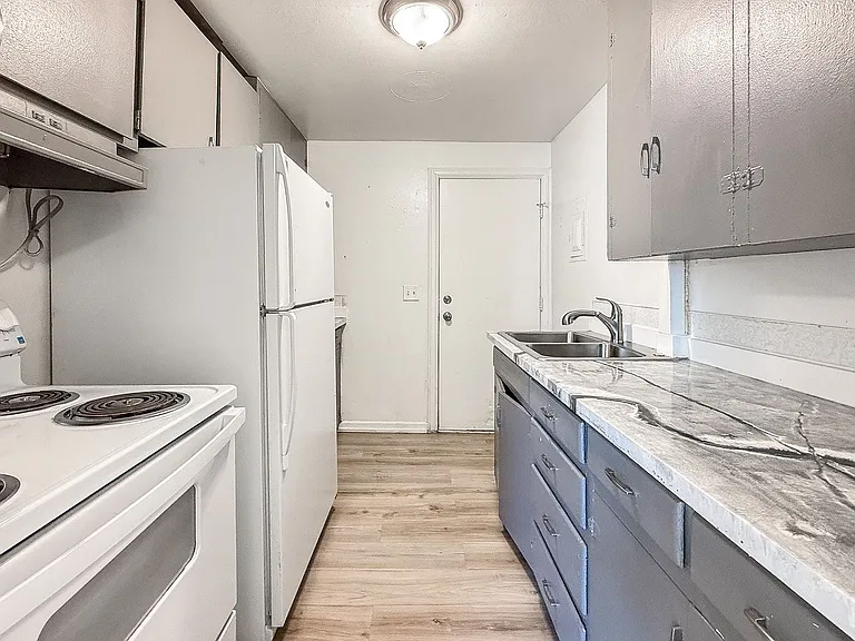 Clark Street Fiveplex — Photo 7