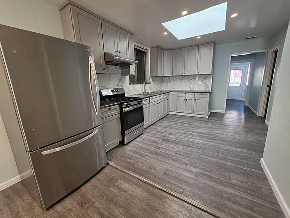 5th image of 228 6th St