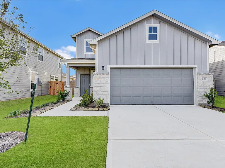 25821 Hedgerow Dr — Photo 2