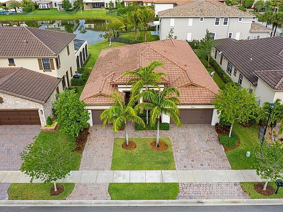3rd image of 9001 Lakeview Pl