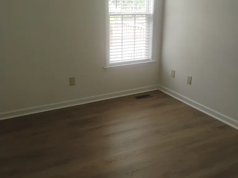 512 Flaherty Ave — Photo 11