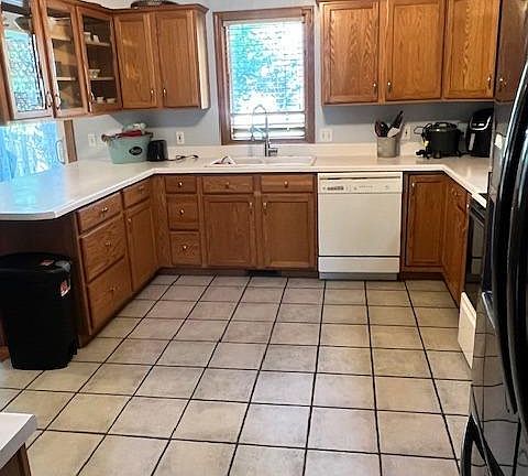 5th image of 2430 Zinnia Ln