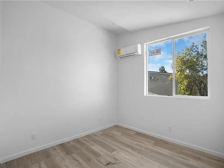 20538 Enadia Way — Photo 7