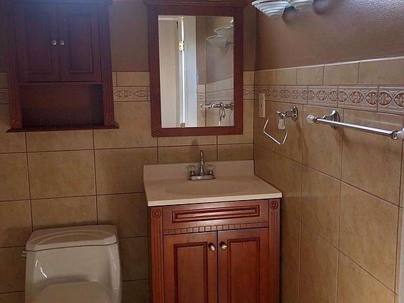 5th image of 3503 Lowell Ave