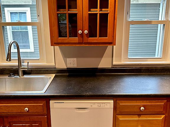 5th image of 62 Rackleff St #2