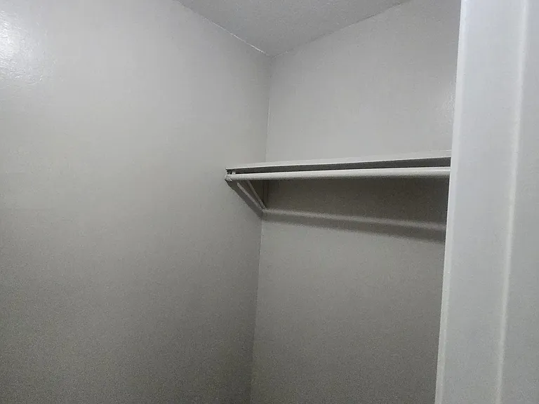 520 Van Buren Avenue — Photo 32