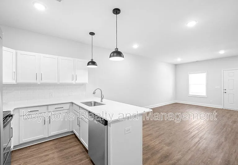 760 Tracy Ln #C108 — Photo 2