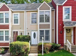 11244 Silentwood Ln, Reston, VA 20191