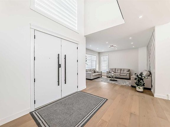 4th image of 13 E Trinity Rd