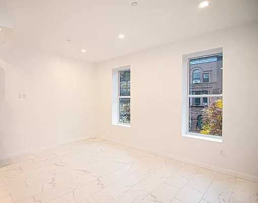 Rented by REAL New York | media 11