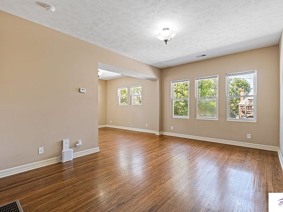 4th image of 1036 S 31st St #5-B950