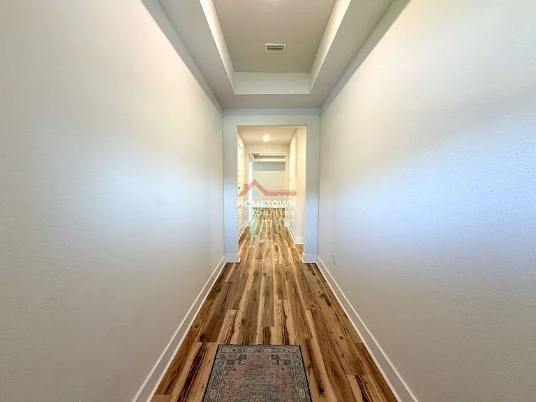 220 Camellia Dr — Photo 4