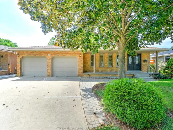 259 Woodridge Dr, Tecumseh, ON N8N 3A3