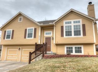 7410 N Hickory St, Kansas City, MO 64118